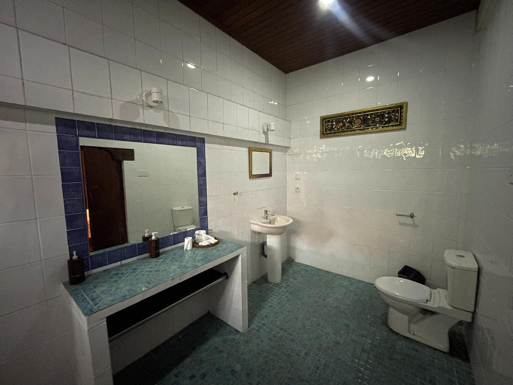 Graha Madesimon Hotel Ketewel Exterior photo