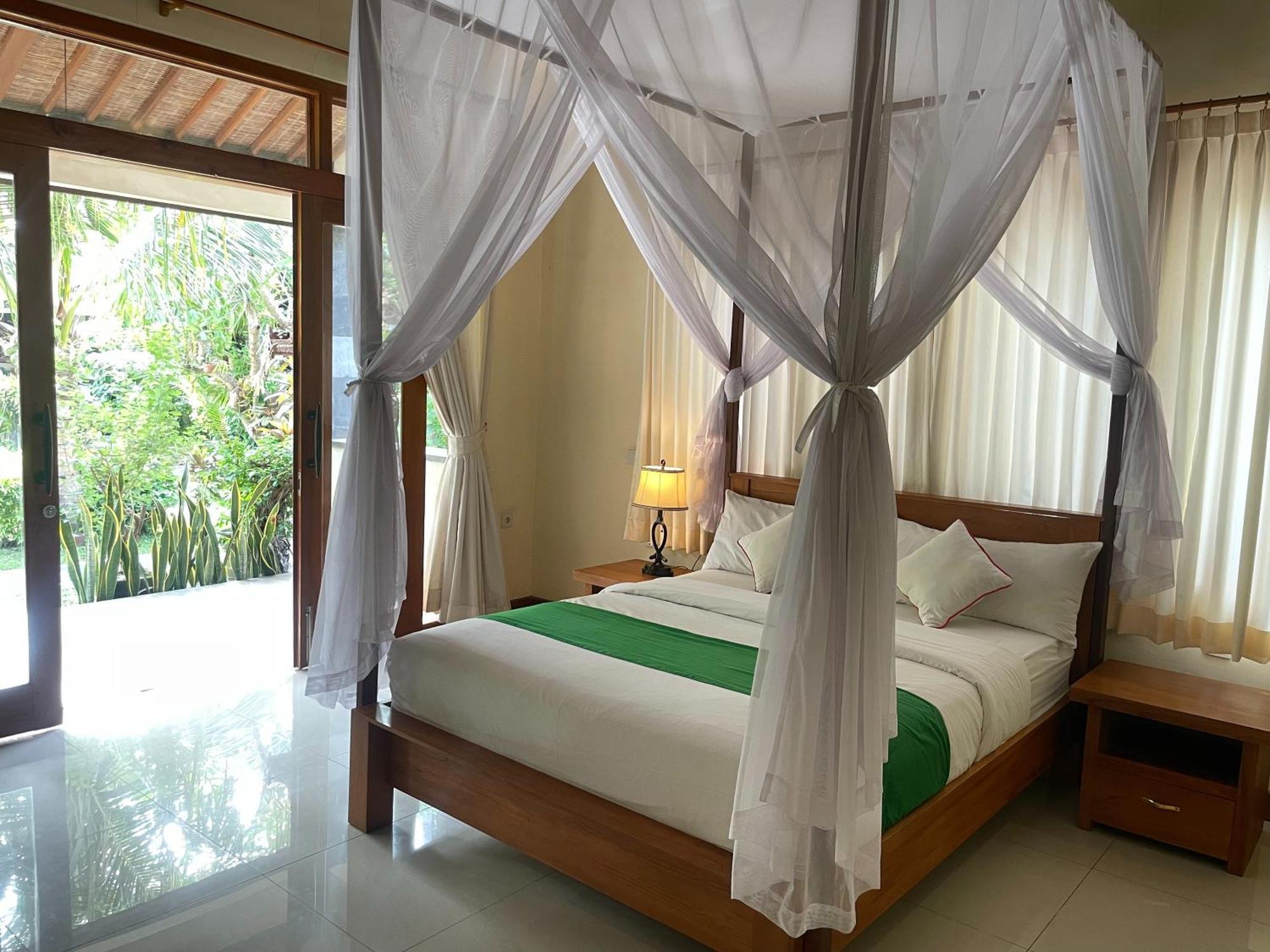 Graha Madesimon Hotel Ketewel Exterior photo